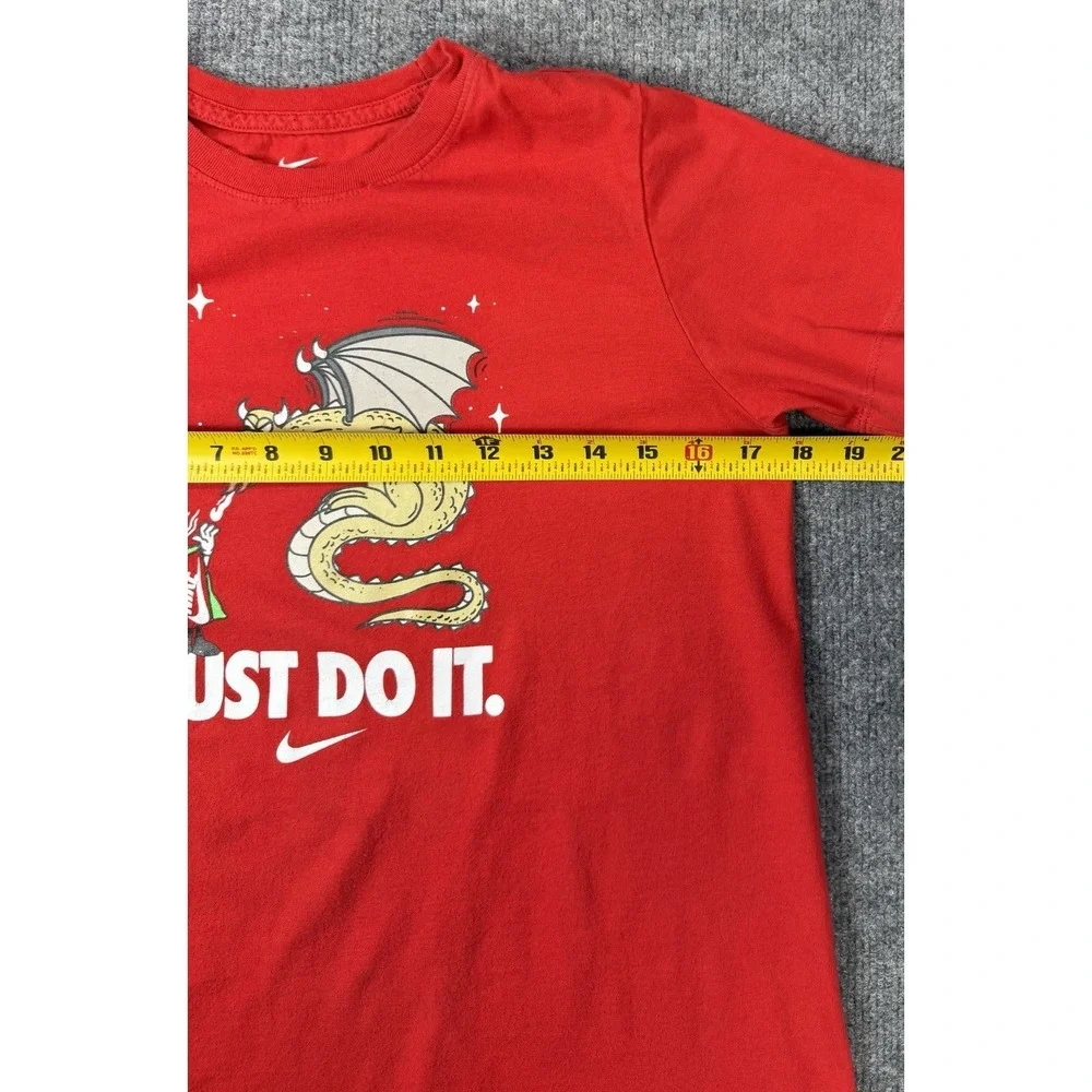 Nike Sportswear Boys Large Youth T Shirt Red Box Wizard & Dragon Glitter Logo